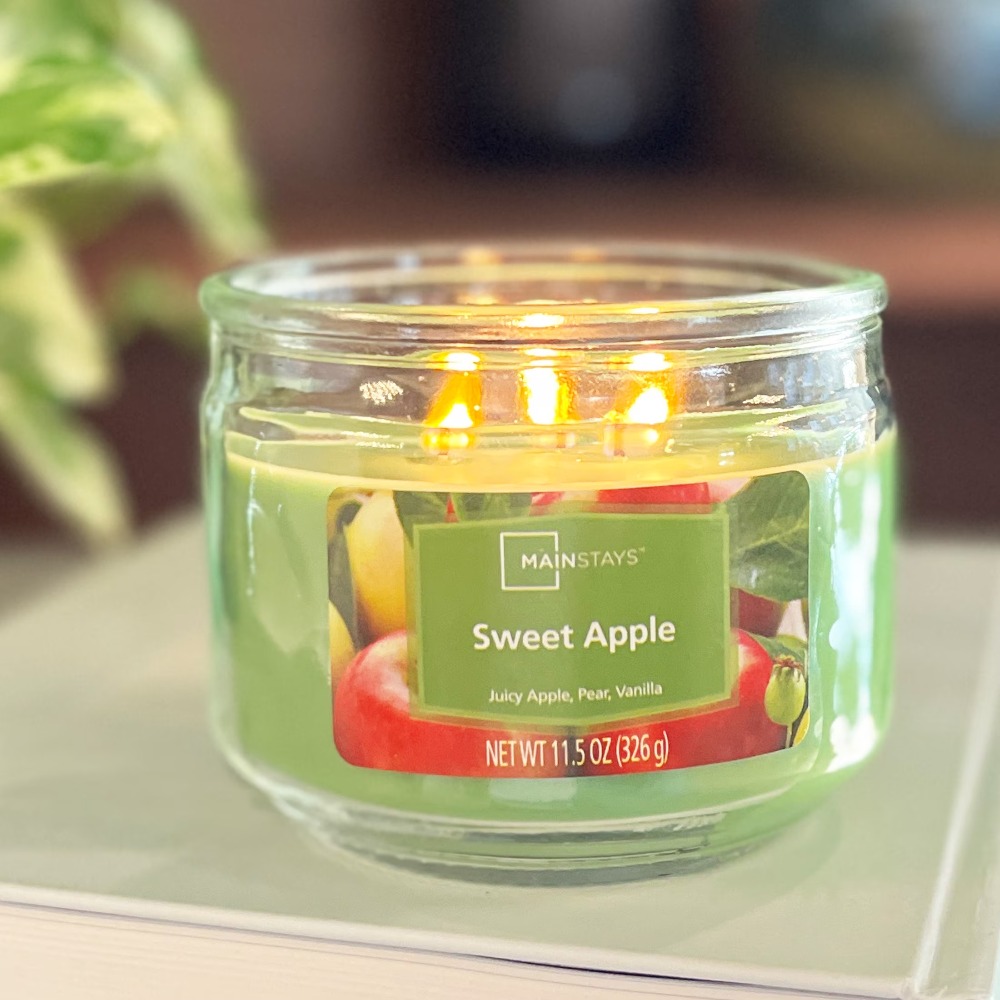 شمعة في وعاء زجاجي أزرق برائحة - مراجعة Home Fragrances وسعره